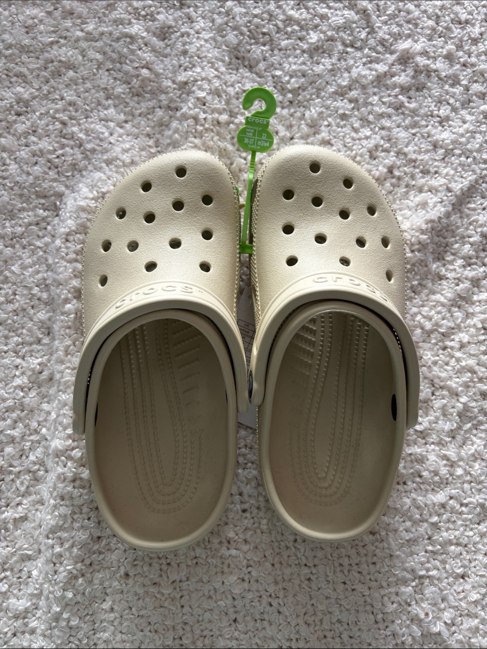 CROCS Adult Classic Clog in Cream